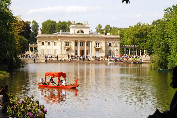 Varsovie le palais sur l'eau